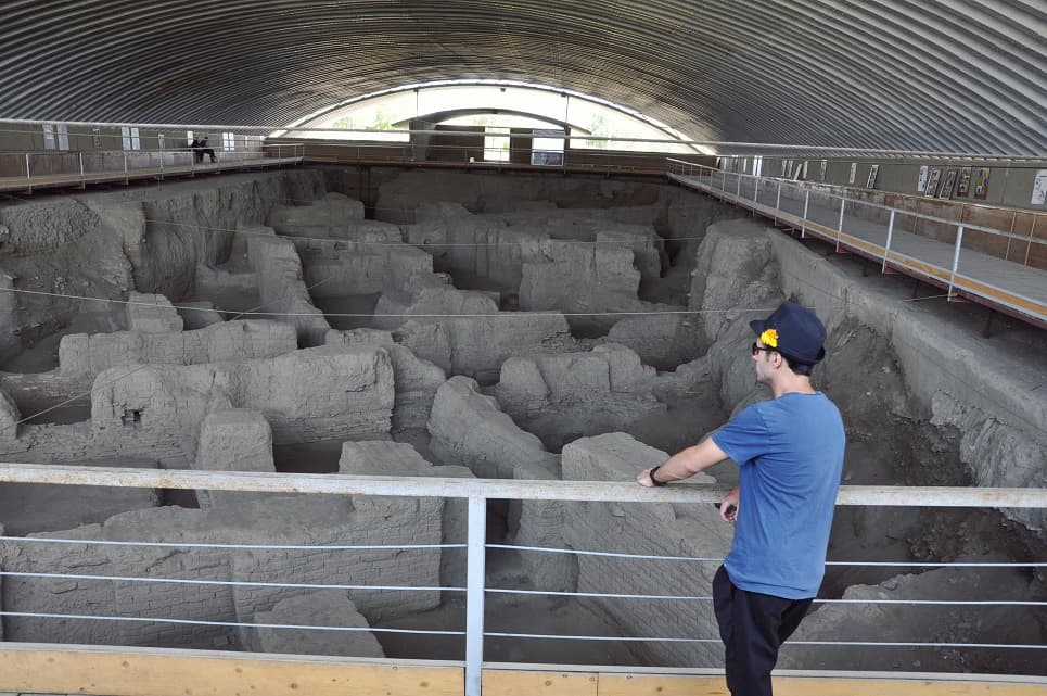 Travel To Hamedan / Hegmataneh (Travel Guide) Travel To Hamedan / Hegmataneh (Travel Guide)